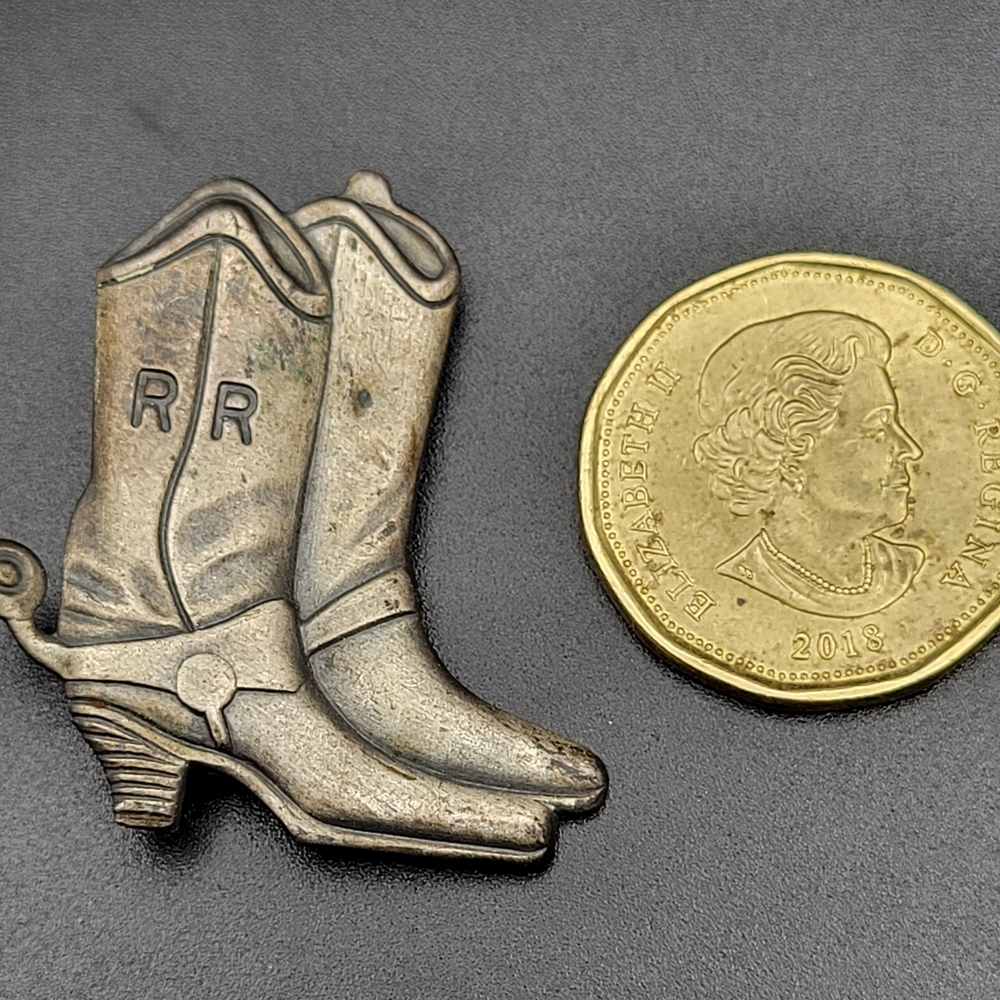 Vintage-Inspired Silver Cowboy Boot Brooch - Western Style - Picture 6 of 6